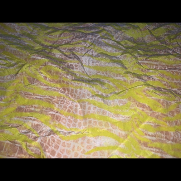 Equipment Riley Tee in Canary Multi-XS - Picture 11 of 12